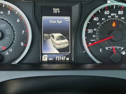 Used 2016 Toyota Camry SE FWD image 23