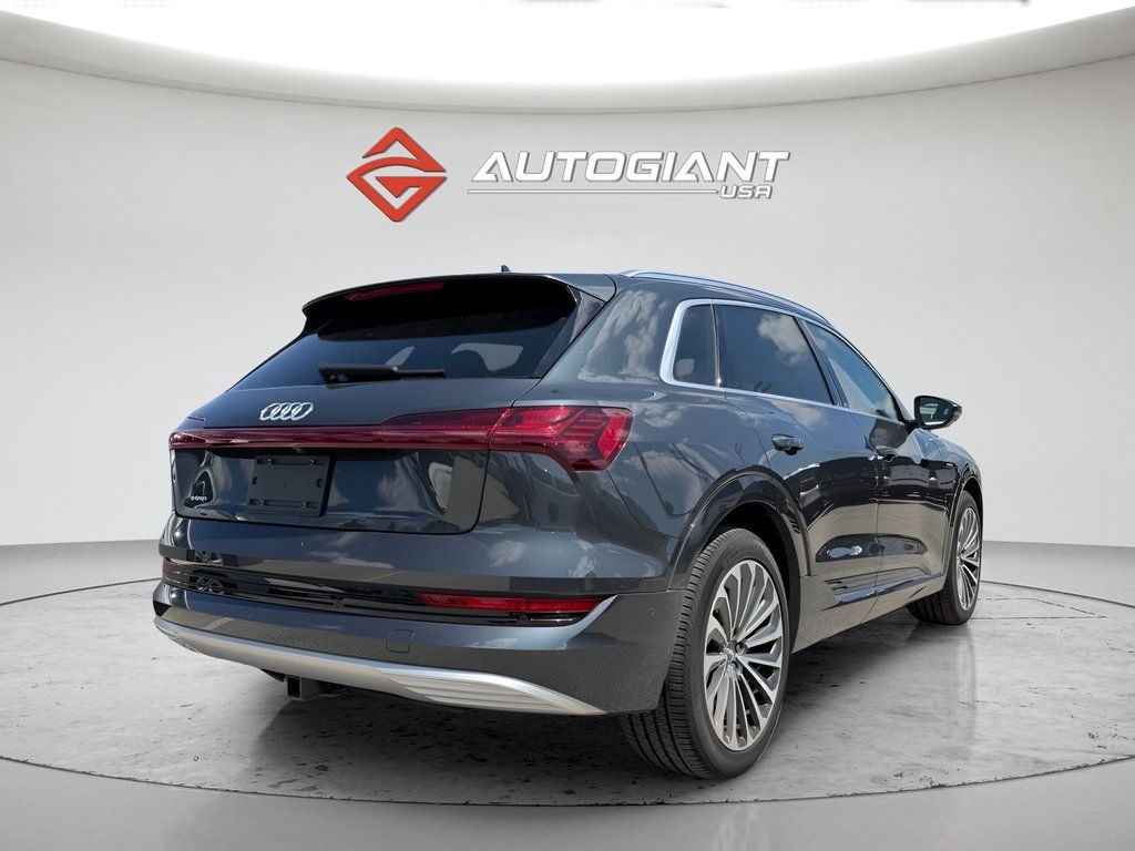 Used 2019 Audi e-tron Prestige w/ Prestige Package AWD/4WD image 7