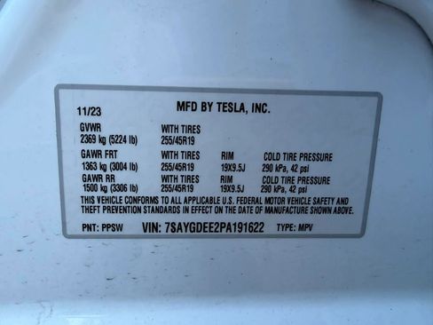 Used 2023 Tesla Model Y Long Range image 31