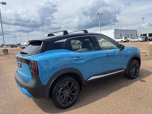 New 2026 Nissan Kicks SR w/ SR Premium Package image 4