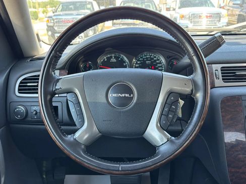 Used 2008 GMC Sierra 1500 Denali AWD/4WD image 32