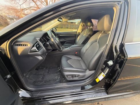 Used 2023 Toyota Camry SE w/ Convenience Package image 10