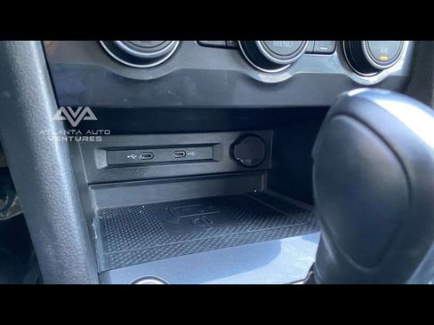 Used 2021 Volkswagen Tiguan SE image 20