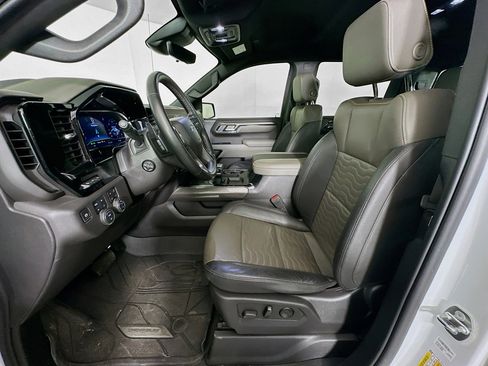 Used 2024 Chevrolet Silverado 1500 ZR2 w/ Technology Package image 13