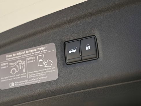 Used 2023 INFINITI QX50 Sensory image 25