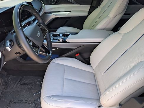 Used 2024 Cadillac Lyriq Sport AWD/4WD image 12