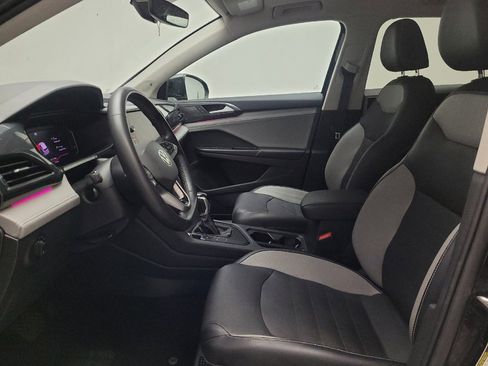 Used 2022 Volkswagen Taos SEL w/ Panoramic Sunroof Package FWD image 17