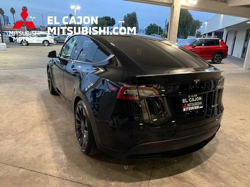 Used 2022 Tesla Model Y Performance image 5