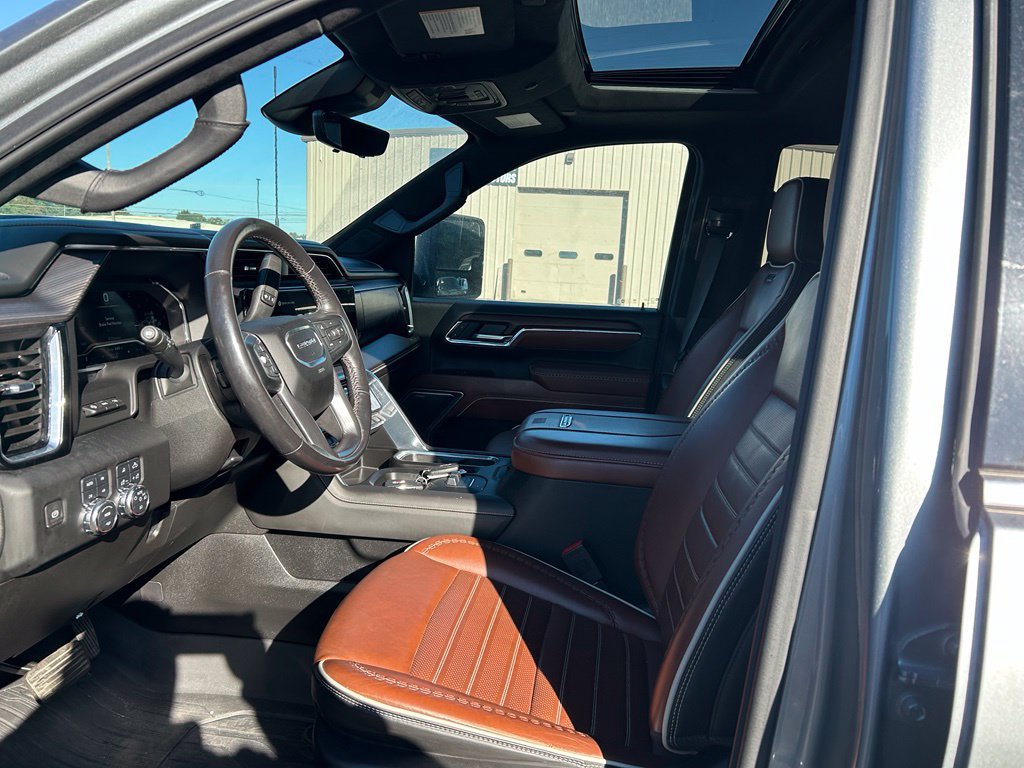 Used 2024 GMC Sierra 2500 Denali Ultimate AWD/4WD image 4