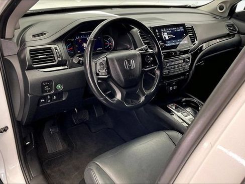 Used 2021 Honda Pilot Touring image 14