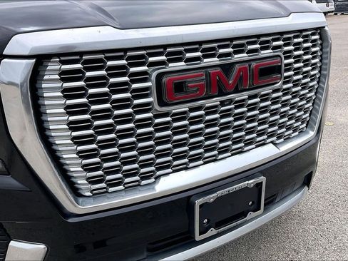 Used 2021 GMC Yukon XL Denali w/ LPO, Illumination Package AWD/4WD image 34