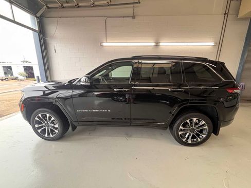 Certified 2023 Jeep Grand Cherokee Overland w/ Adv Protech Group III AWD/4WD image 1