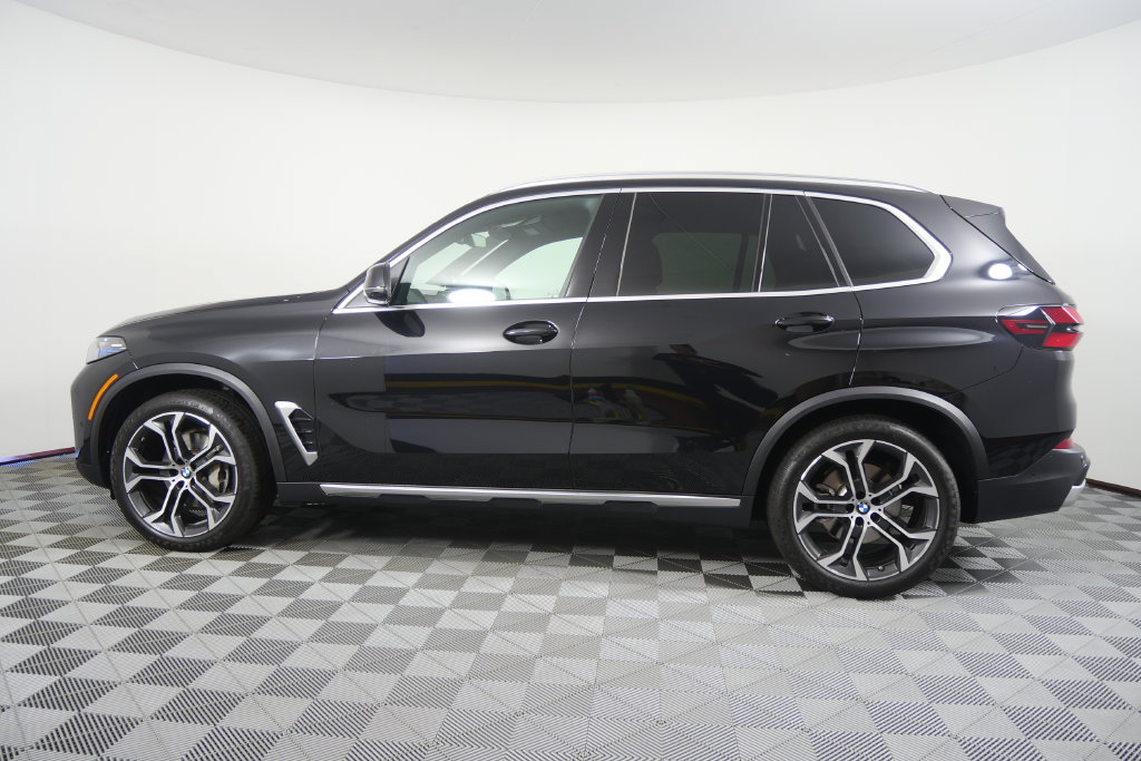 Certified 2025 BMW X5 sDrive40i w/ Premium Package RWD image 7