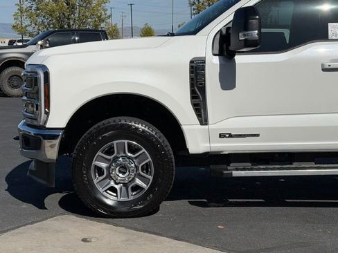 Used 2025 Ford F350 Lariat w/ FX4 Off-Road Package AWD/4WD image 8