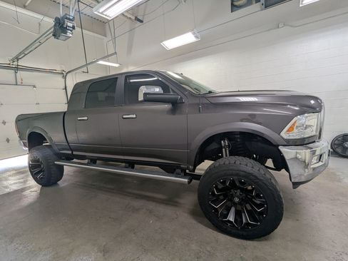 Used 2017 RAM 2500 Laramie AWD/4WD image 3