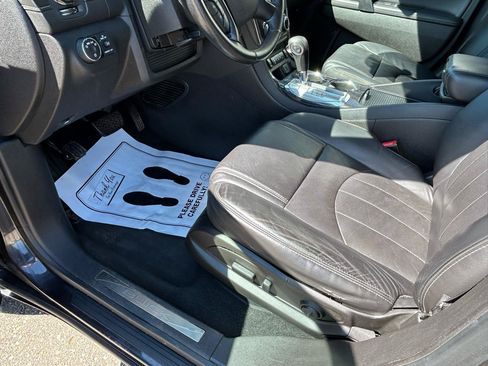 Used 2017 Buick Enclave Leather AWD/4WD image 10