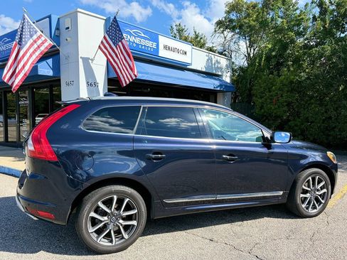 Used 2017 Volvo XC60 T6 Dynamic w/ Preferred Option Package AWD/4WD image 7