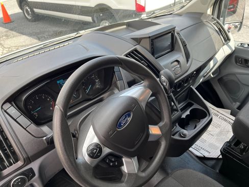 Certified 2019 Ford Transit 250 130 Low Roof w/ Exterior Upgrade Package RWD image 7
