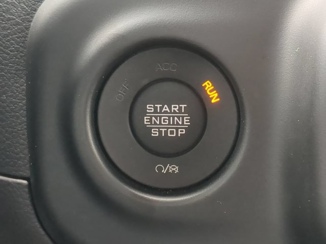 Used 2023 Jeep Wrangler Unlimited Sahara w/ Cold Weather Group AWD/4WD image 34