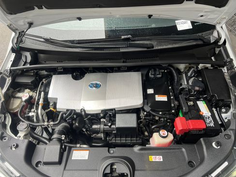 Used 2021 Toyota Prius LE w/ Carpet Mat Package (TMS) image 21