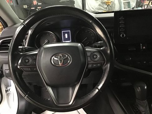 Used 2021 Toyota Camry SE FWD image 12