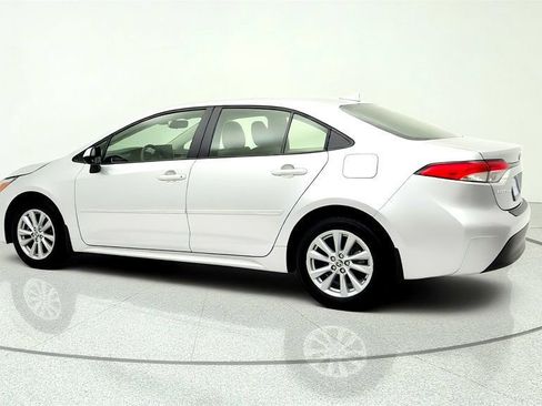 Used 2024 Toyota Corolla LE w/ LE Convenience Package FWD image 7