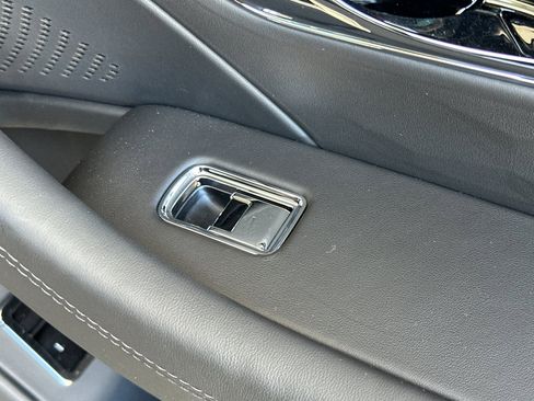 New 2025 Bentley Flying Spur Plug-In Hybrid image 18