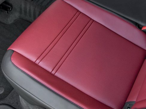 New 2026 Porsche Cayenne S image 32