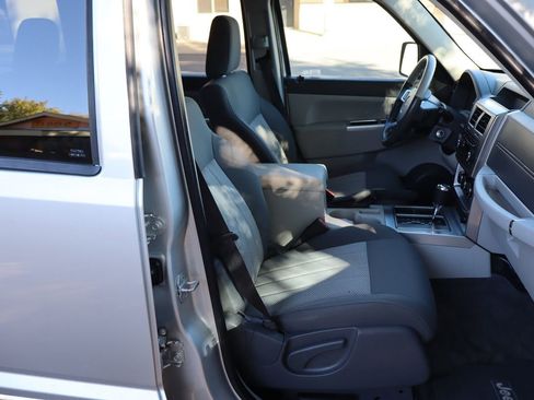 Used 2008 Jeep Liberty Limited image 22