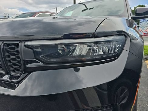 Used 2023 Jeep Grand Cherokee Altitude AWD/4WD image 29