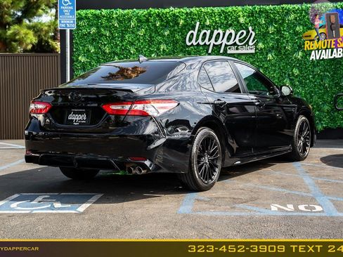 Used 2020 Toyota Camry SE FWD image 5