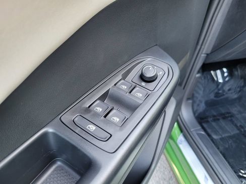 New 2026 Volkswagen Taos SE FWD image 26