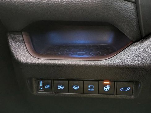 Used 2021 Toyota RAV4 Limited AWD/4WD image 10