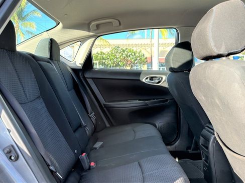 Used 2019 Nissan Sentra SR FWD image 13