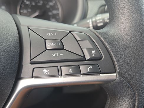 Used 2022 Nissan Kicks SV FWD image 27