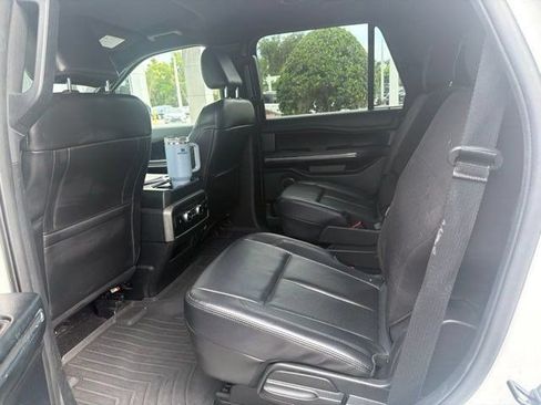 Used 2021 Ford Expedition XLT RWD image 4
