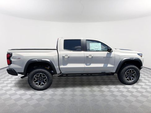 New 2026 Chevrolet Colorado ZR2 w/ Technology Package AWD/4WD image 4