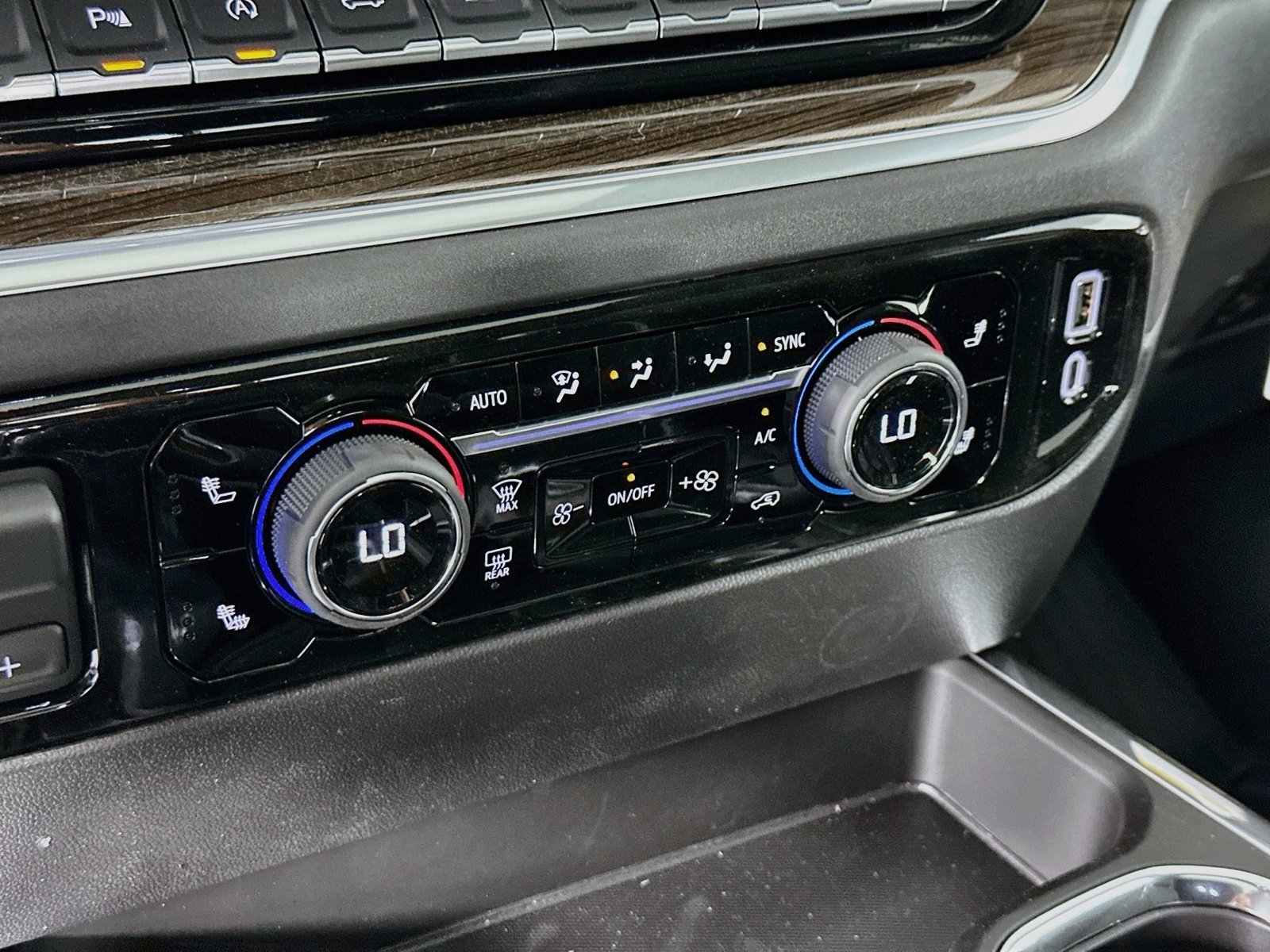 New 2026 Chevrolet Silverado 1500 RST w/ RST All Star Premium Package AWD/4WD image 16