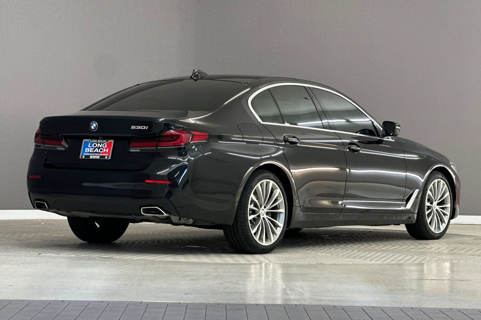 Certified 2023 BMW 530i w/ Convenience Package RWD image 8