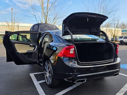 Used 2017 Volvo S60 T5 Inscription Platinum image 28