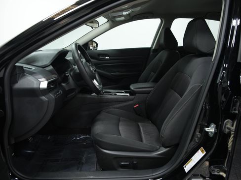 Used 2024 Nissan Altima 2.5 SV image 24