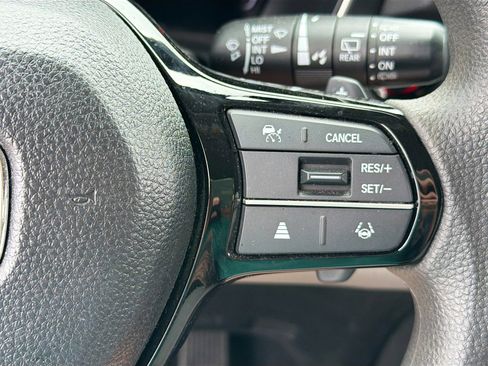 Used 2023 Honda Pilot LX image 17