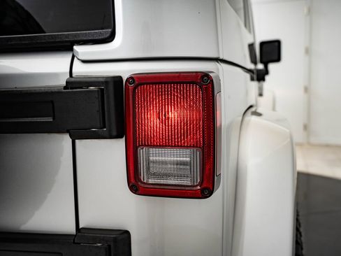 Used 2011 Jeep Wrangler Unlimited Sahara w/ Trailer Tow Group AWD/4WD image 9