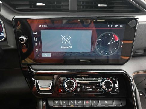 Used 2024 GMC Sierra 2500 AT4 w/ AT4 Premium Plus Package image 17