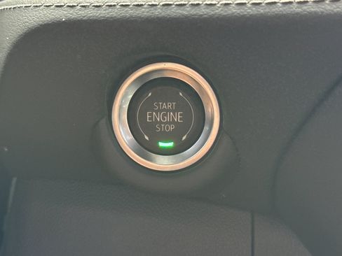 Used 2025 Chevrolet Tahoe LS RWD image 16