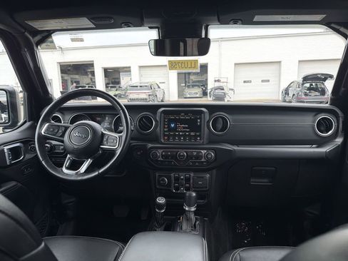 Used 2023 Jeep Wrangler Unlimited Sahara w/ Cold Weather Group image 19