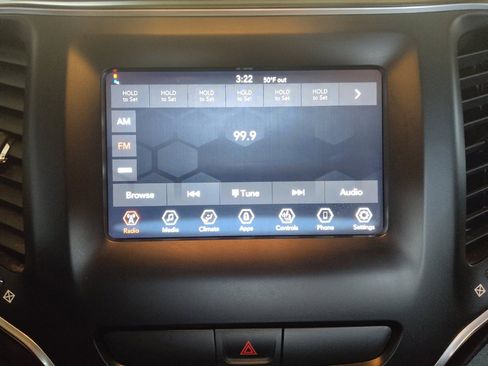 Used 2020 Jeep Cherokee Latitude w/ Cold Weather Group image 25