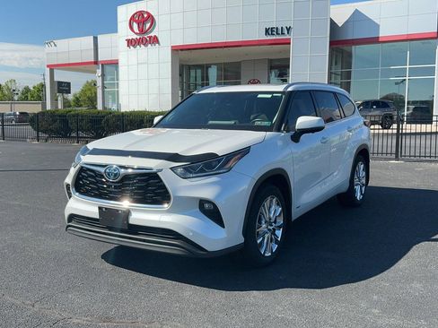 Used 2023 Toyota Highlander Limited AWD/4WD image 1