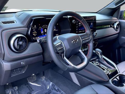 Used 2026 Chevrolet Colorado Z71 w/ Technology Package AWD/4WD image 17