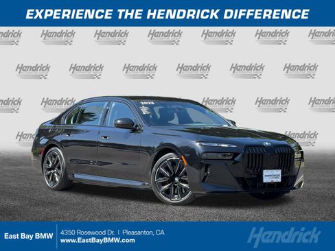 Used 2023 BMW i7 xDrive60 w/ Executive Package 2 AWD/4WD image 1